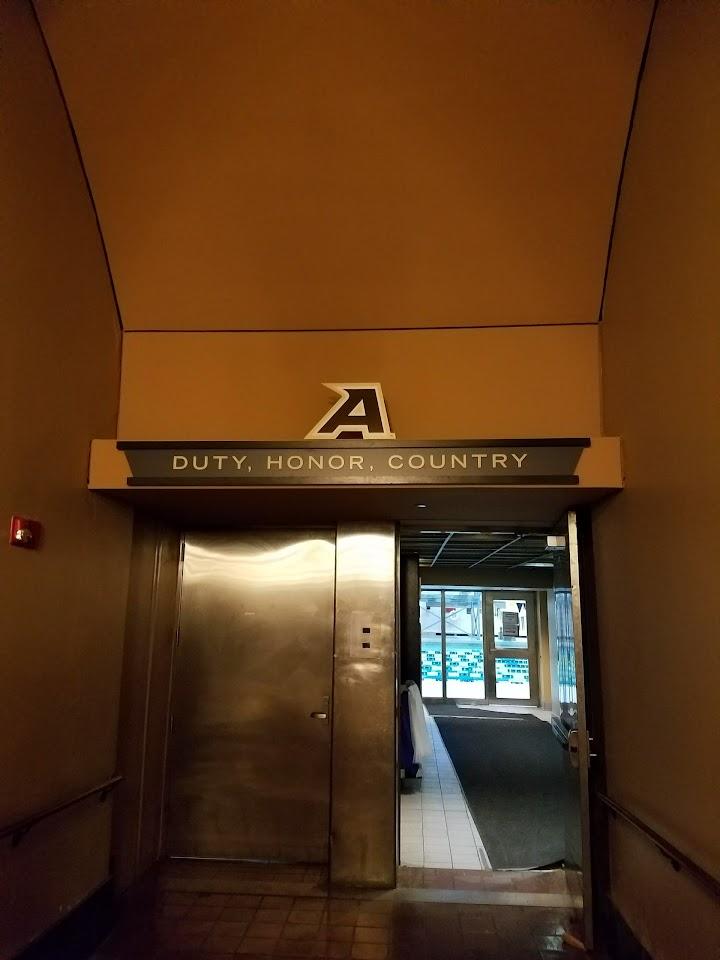 brandon dengler Photo of Black and Gold CrossFit