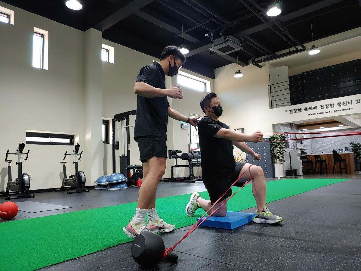 νλ νΈλ μ΄λμΌν° Photo of CrossFit Noeun Elite Gym